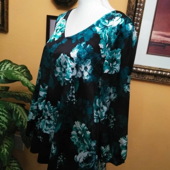 AGB Floral Blouse With Black Tank Cami - Picture 4 of 9